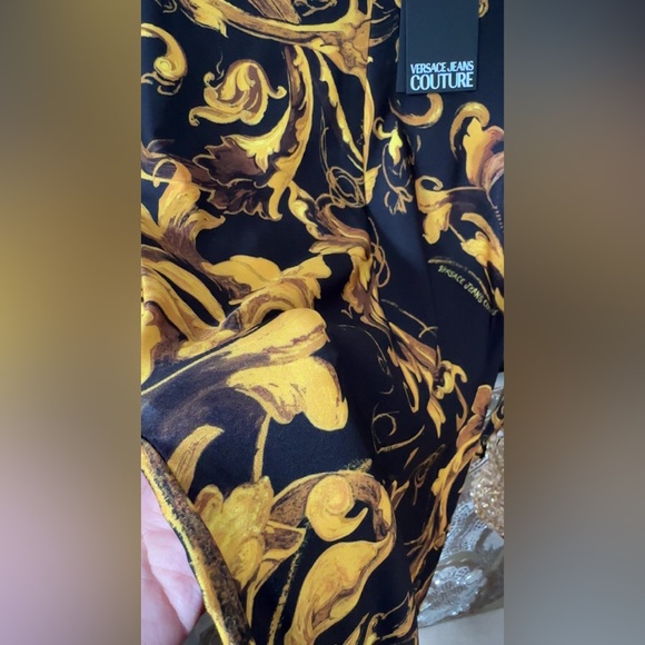 VERSACE JEANS COUTURE
Black & Gold Barocco Porcelain Jumpsuit✨✨ - Picture 10 of 13